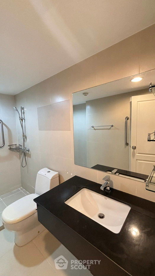 picture 2-BR Condo at Belle Grand Rama 9 near MRT Phra Ram 9 (ID 2106475) - 8/14