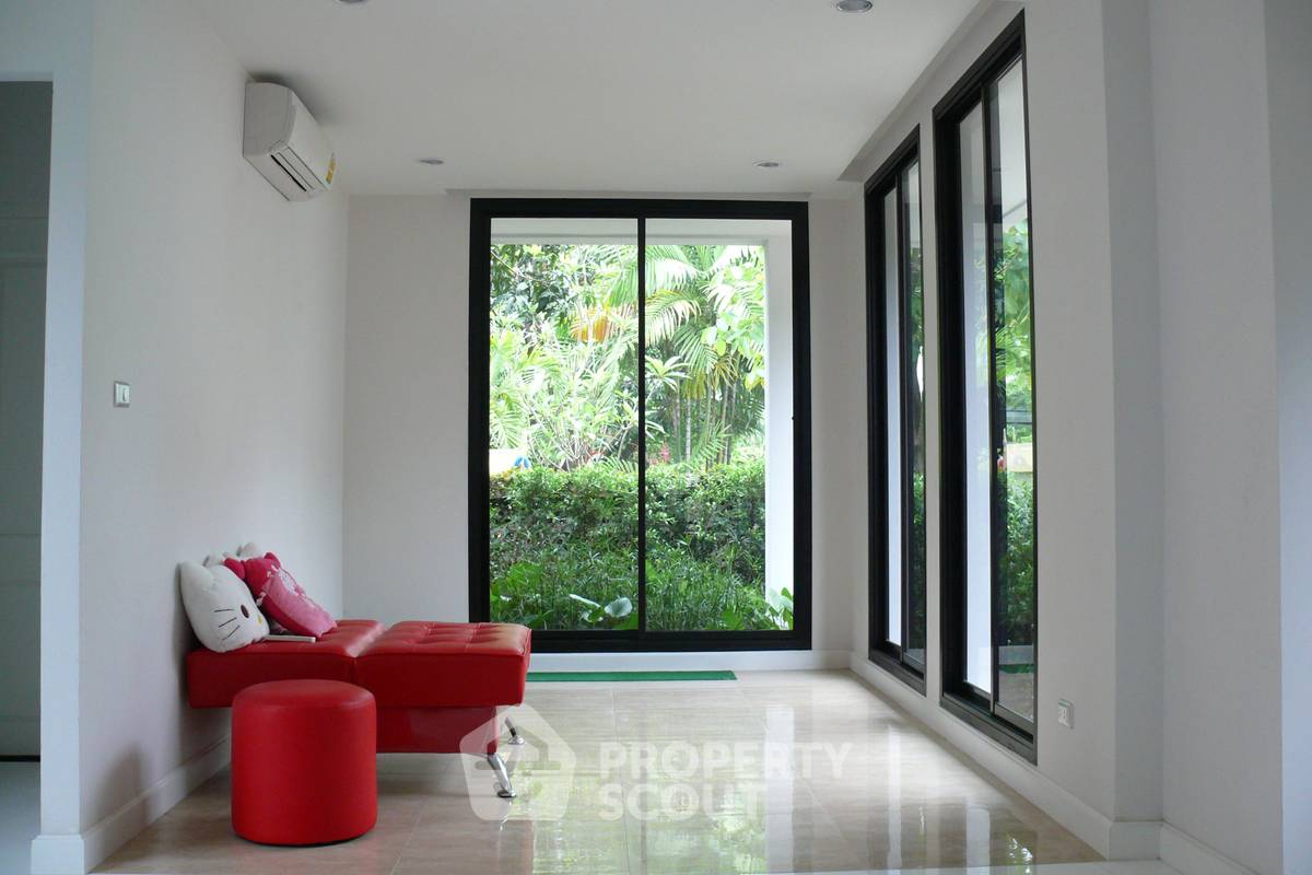 picture 4-BR House near MRT Yaek Tiwanon (ID 2094587) - 5/13