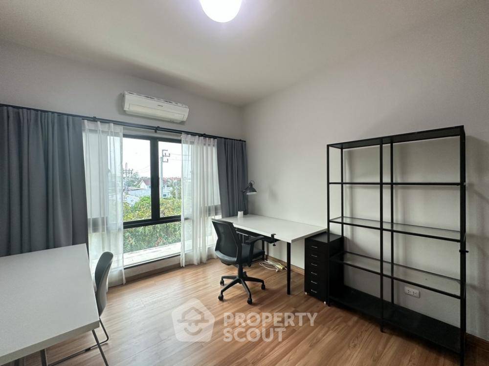 picture 3-BR Townhouse in Taling Chan (ID 1706061) - 2/71