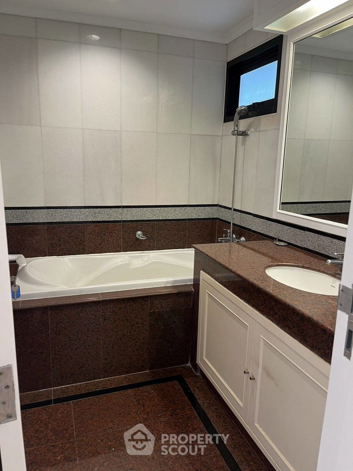 รูป คอนโด 3-ห้องนอน ที่ สุพรีม วิลล์ คอนโดมิเนียม ใกล้ MRT คลองเตย (ID 1866328) - รูปที่ 13/16