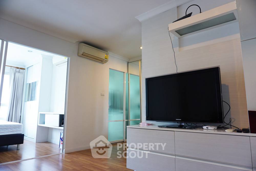 picture 1-BR Condo at Lumpini Place Rama 9–Ratchada near MRT Phra Ram 9 (ID 385903) - 2/7