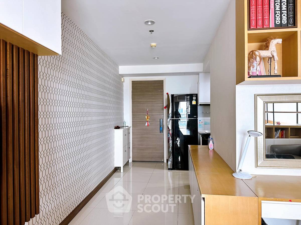 picture Studio Condo at Supalai Prima Riva Rama 3 - Narathiwas in Chong Nonsi (ID 1749293) - 6/17