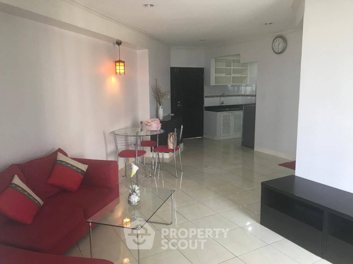 picture 2-BR Condo at Country Complex Bangna near BTS Bang Na (ID 654190) - 1/11
