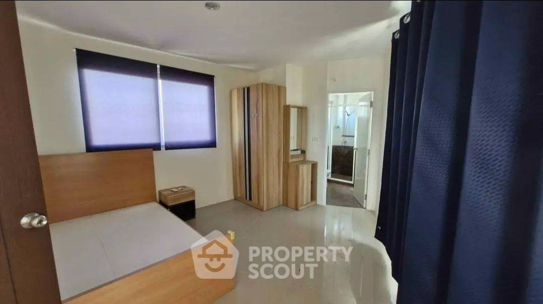 picture 2-BR Condo at Assakarn Place Srinakarin near ARL Hua Mak (ID 2015192) - 2/4
