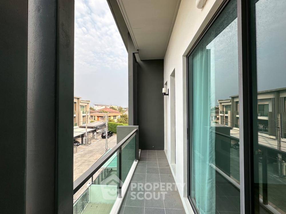picture 3-BR Townhouse in Taling Chan (ID 1706061) - 69/71