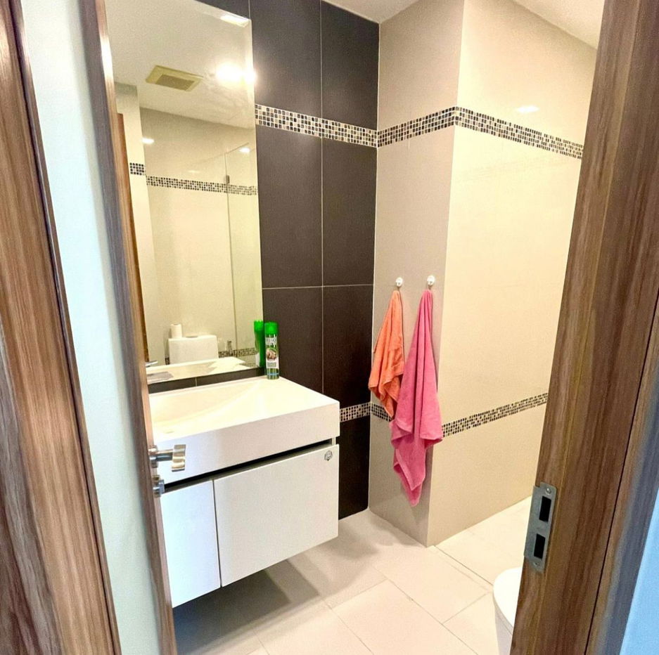 picture 1 Bedroom Condominium @ Club Royal - 8/11