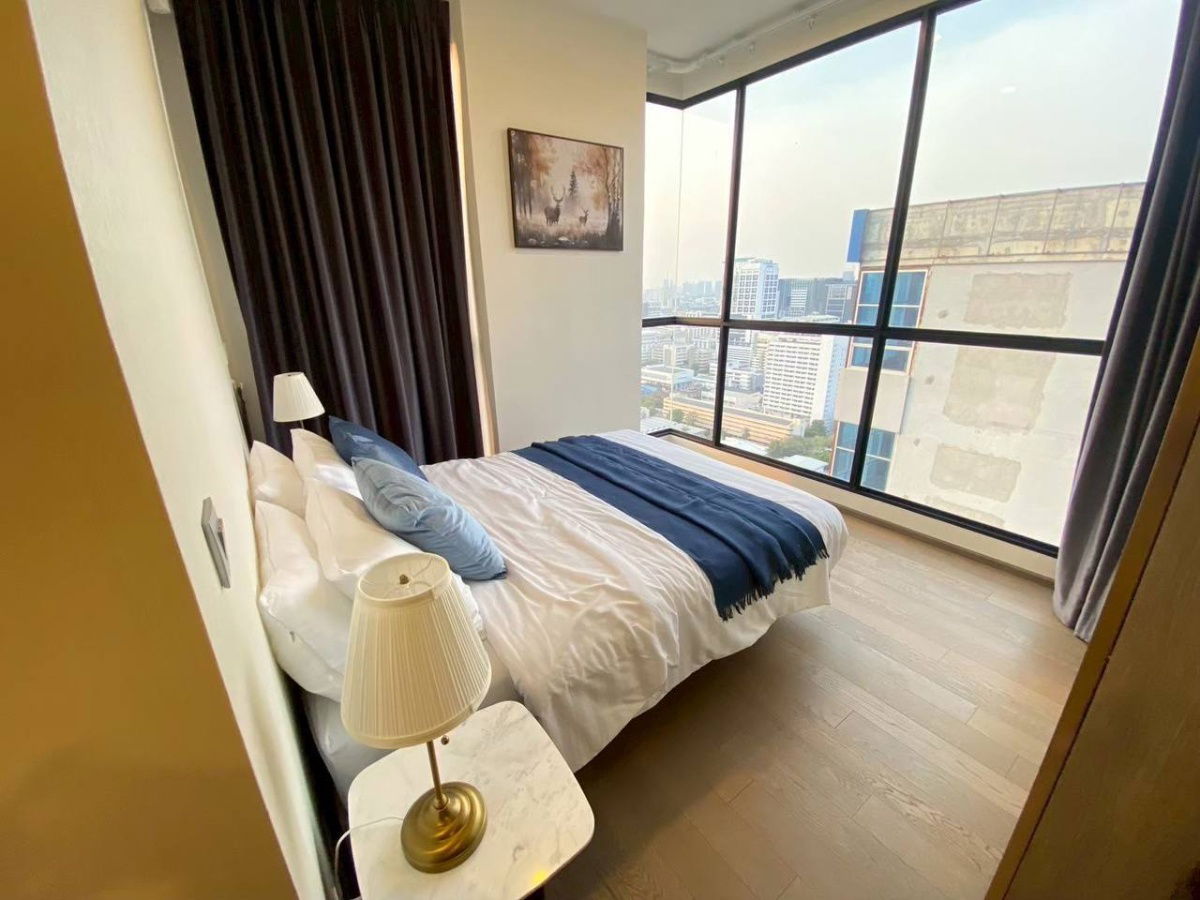 picture Park Origin Phayathai【𝐒𝐄𝐋𝐋 & 𝐑𝐄𝐍𝐓】🔥Simple elegance, with a harmonious tone for both the wood floors & furniture.🔥  Contact Line ID: @hacondo - 1/10