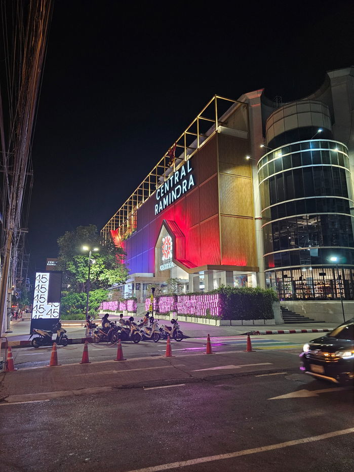 รูป  ให้เช่าคอนโดติดรถไฟฟ้า (สถาณีติดคอนโดเลย) ข้างเซ็นทรัลรามอินทรา หาของกินง่าย เดินทางสะดวก ไกล้ทางด่วน ติดมหาวิทยาลัยเกริก ไม่ไกลจากดอนเมือง - รูปที่ 14/15