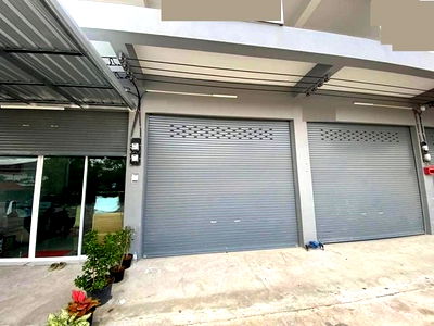 Shophouses for rent Khlong Bang Bon : Sunflower Trilingual School 4.1km. Krarai Plaza Market 700 m. 2.5-story commercial bui