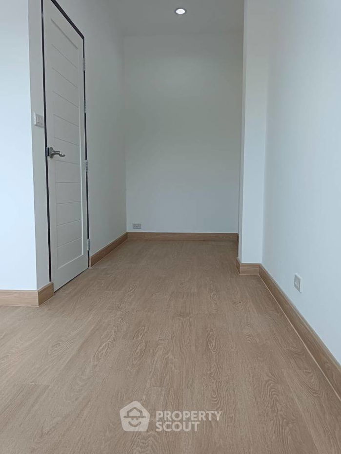 picture 4-BR House in Yang Noeng (ID 1987908) - 12/28
