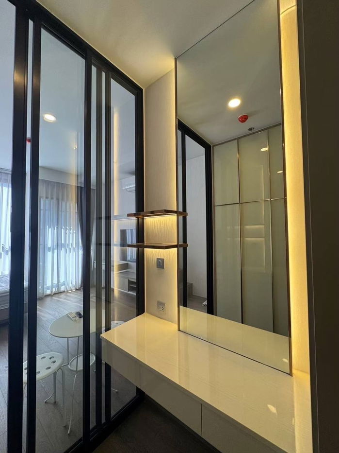 picture Park Origin Phayathai【𝐑𝐄𝐍𝐓】🔥Experience something special every day with our modern design rooms.🔥  Contact Line ID: @hacondo - 8/9