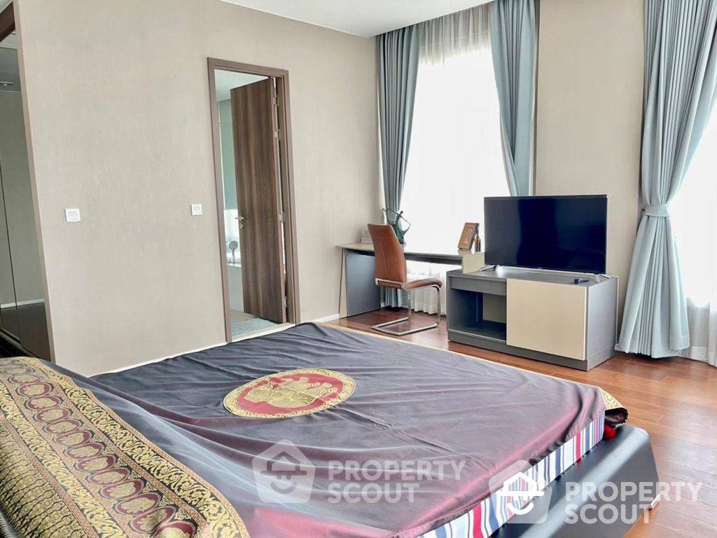 picture 3-BR Condo at Menam Residences in Wat Phraya Krai (ID 510965) - 8/9