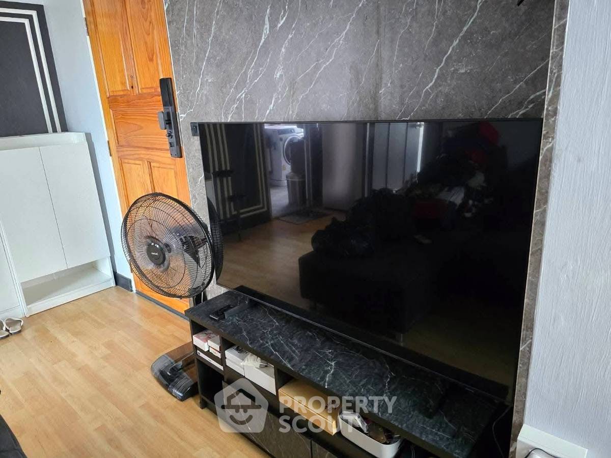 picture 1-BR Condo at Ratchada City 18 Condominium near MRT Huai Khwang (ID 2237019) - 4/24