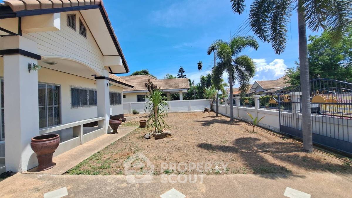 picture 3-BR House close to Hua Hin City (ID 2233911) - 8/23