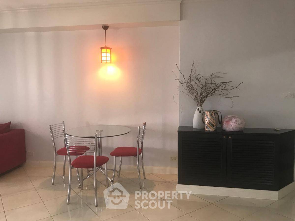 picture 2-BR Condo at Country Complex Bangna near BTS Bang Na (ID 654190) - 9/11