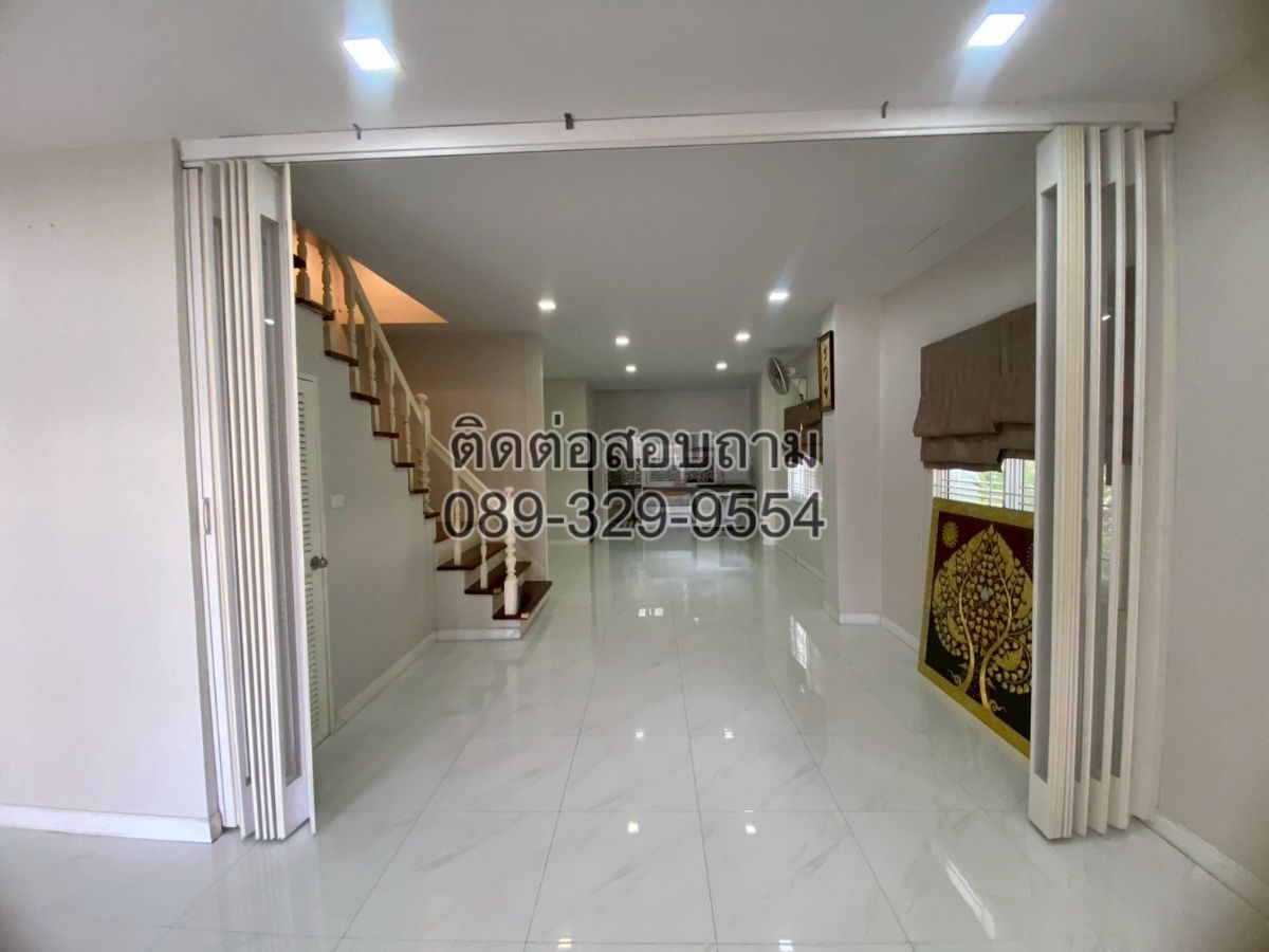 รูป  ขายทาวน์เฮ้าส์ 3 ชั้น (หลังมุม)  หมู่บ้านศรีวรา  ซ.รามคำแหง 36/1 - รูปที่ 2/25
