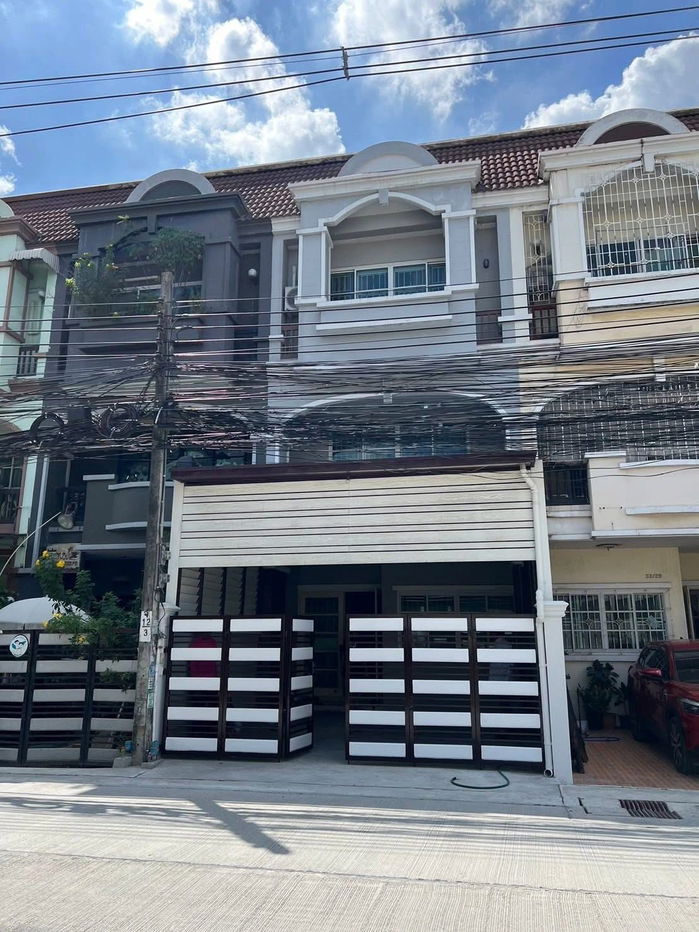 รูป PJ28 ให้เช่าทาวน์โฮม 3ชั้น เลียบด่วนเอกมัย-รามอินทรา(ลาดพร้าว 71) ซอยนาคนิวาส48  - รูปที่ 1/9