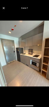 Don't delay! 🔥🔥🔥 For rent: Life Asoke Rama 9. Beautiful room, exactly as pictured. Fully furnished + washing machine included‼️ 