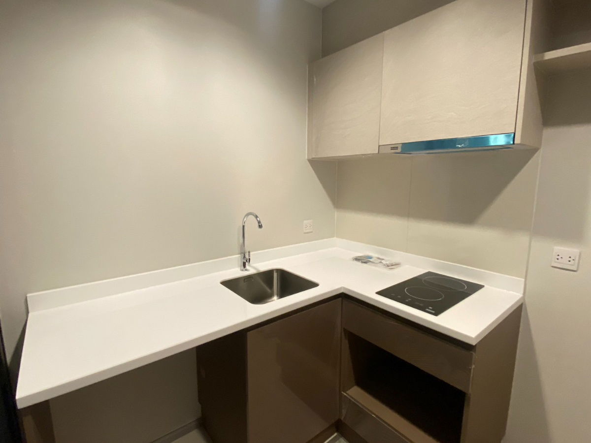 picture Life sathorn sierra for rental  - 6/27