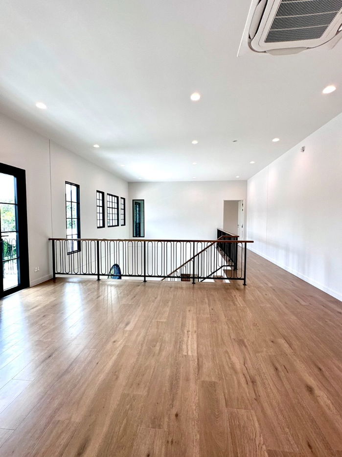 picture 🏡 House for Sale at Narinsiri Krungthep Kreetha Project ✨ Prime Location – The Only One in a Private Alley !! - 9/14