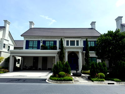 Houses for sale National Institute of Development Administration (NIDA) : ✨ Show House for Sale – Move in with just your suitcase! Luxury Living at Narinsiri Krungthep Kreetha – A prestigious high-end project by Sansiri