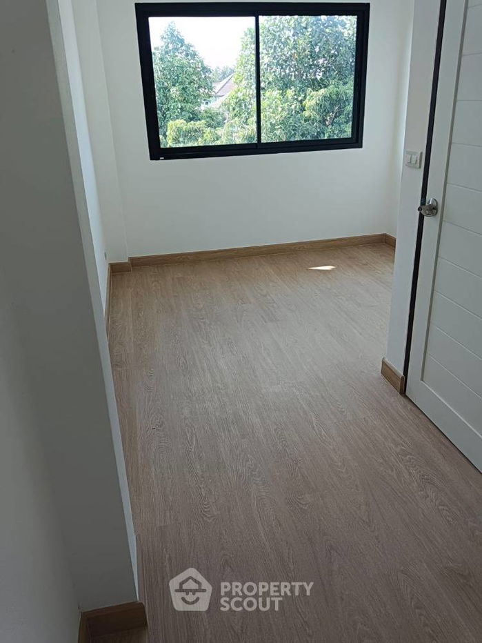 picture 4-BR House in Yang Noeng (ID 1987908) - 11/28
