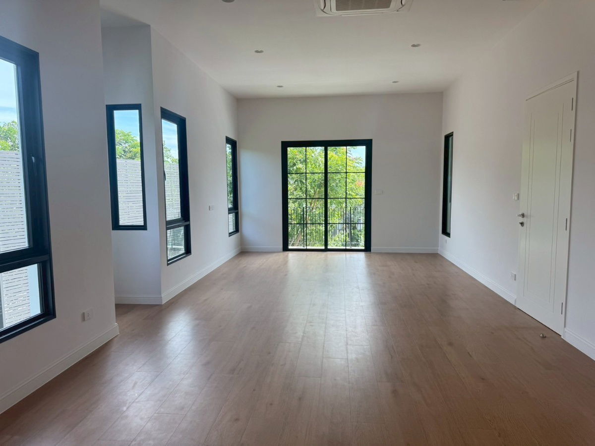 picture NARINSIRI KRUNGTHEPKREETHA near Brighton college International school only 900m - 7/10
