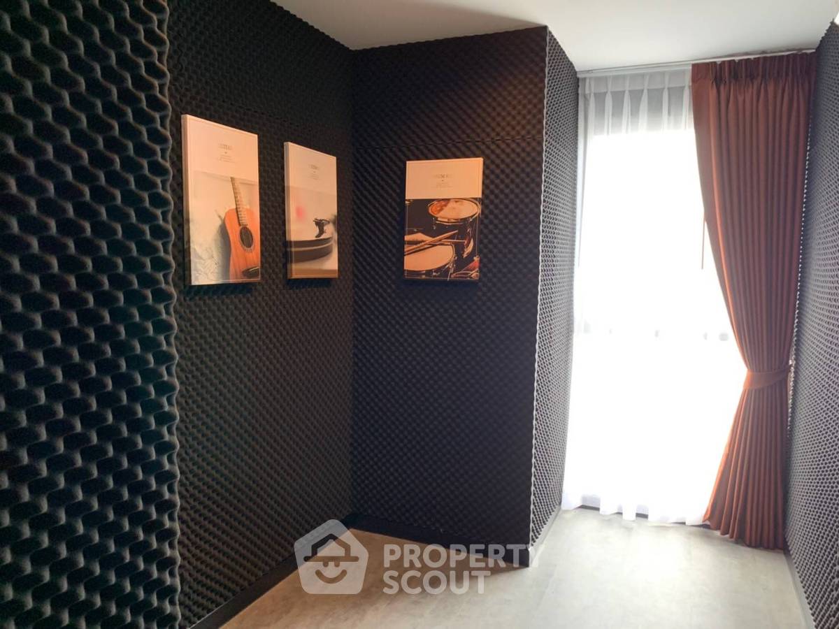 picture 2-BR Condo at Ideo Mobi Rama 9 near MRT Phra Ram 9 (ID 566090) - 11/17