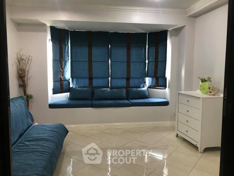 picture 2-BR Condo at Country Complex Bangna near BTS Bang Na (ID 654190) - 6/11