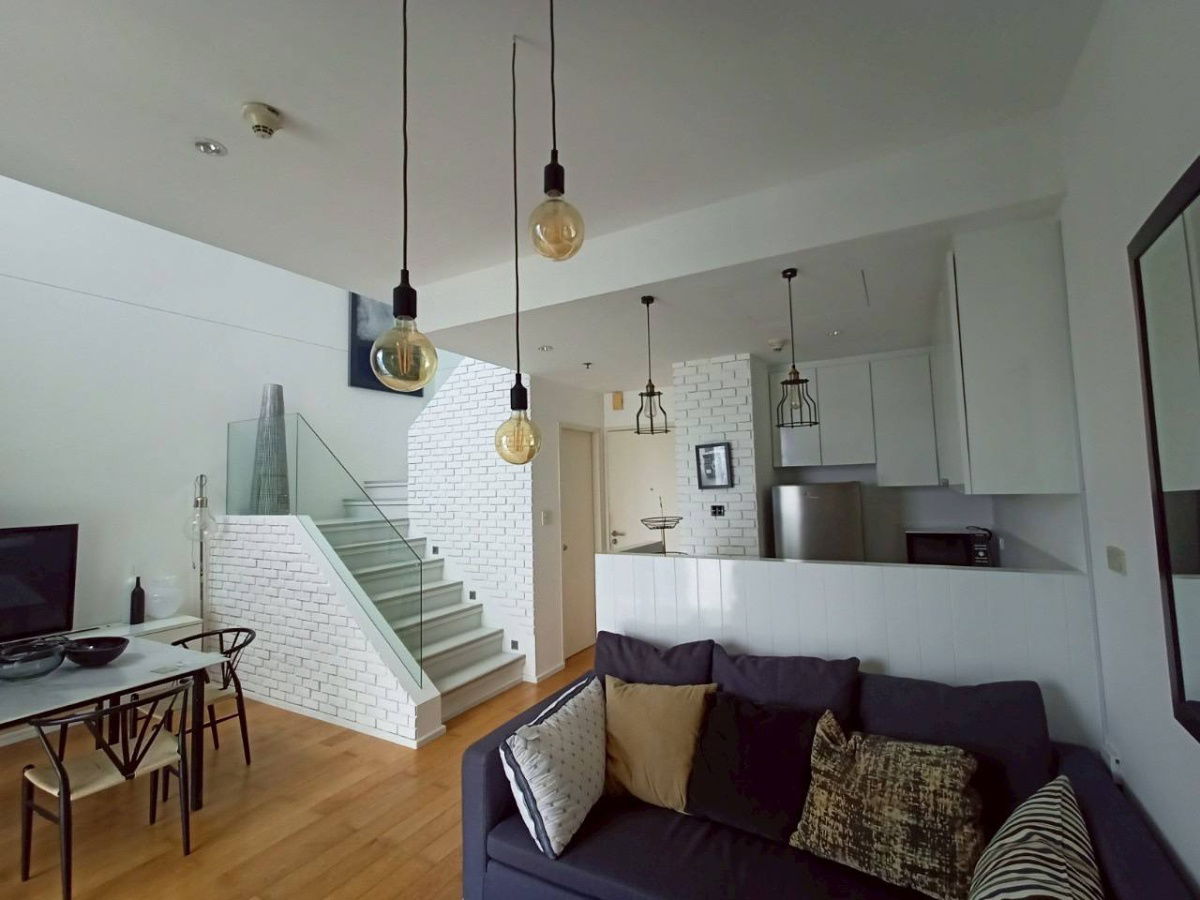 picture Villa Rachatewi【𝐑𝐄𝐍𝐓】🔥Less is More: Simple yet functional, the beautiful wooden floor perfectly.🔥  Contact Line ID: @hacondo - 6/10