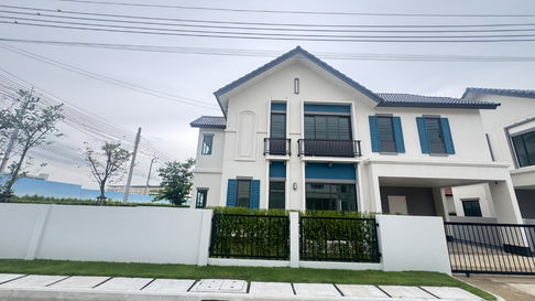 ขายบ้านเดี่ยวที่ดินใหญ่ แปลงมุม  พร้อมเข้าอยู่ ทำเลใกล้รถไฟฟ้า  โครงการอณาสิริ เวสต์เกต