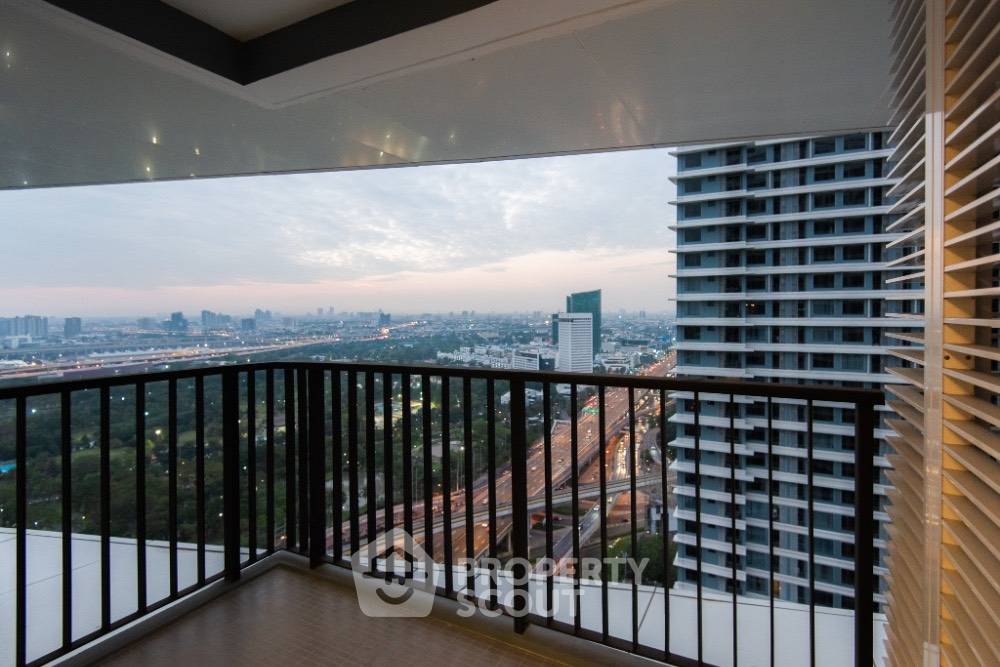 picture 2-BR Condo at The Saint Residences near MRT Phahon Yothin (ID 400080) - 5/11