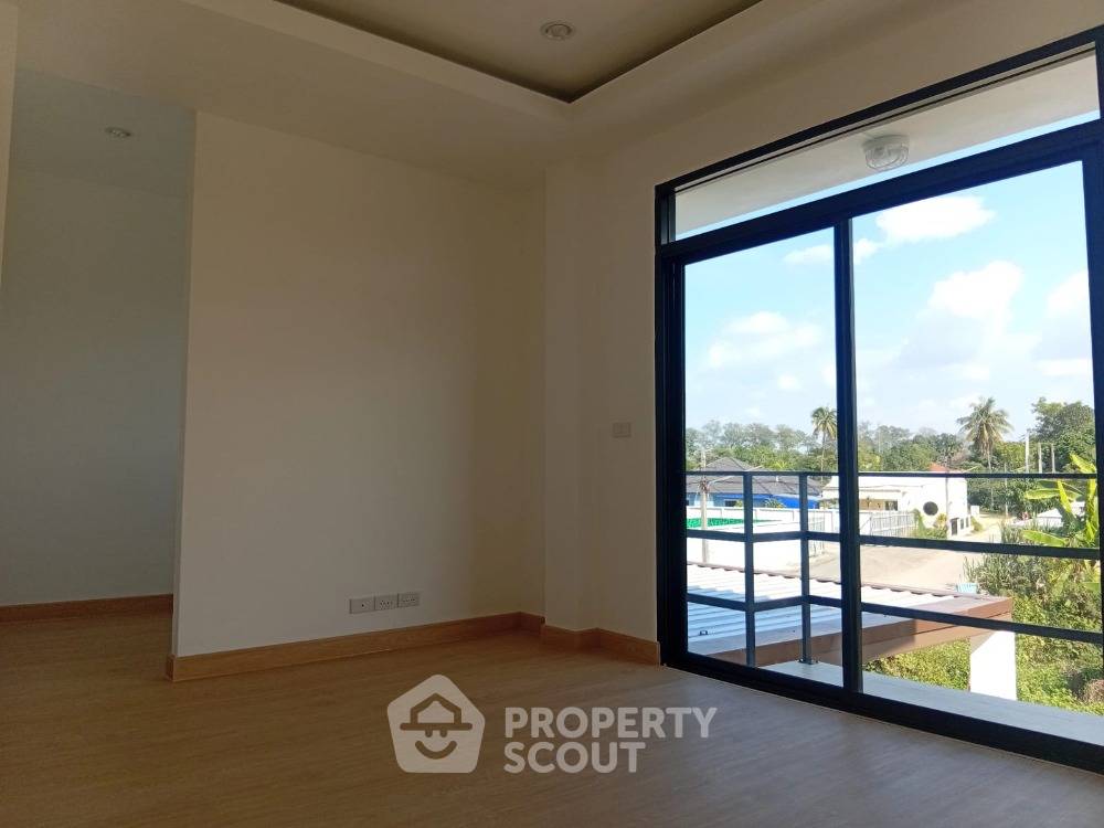 picture 4-BR House in Yang Noeng (ID 1987908) - 4/28