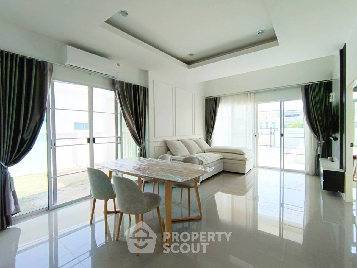 picture 3-BR House close to The Venezia (ID 2100712) - 3/10