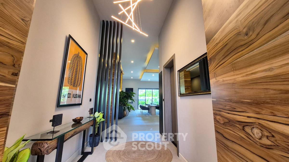 รูป วิลล่า 5-ห้องนอน ที่ โซโนรา เรสซิเดนส์ ชากนอก ใกล้ เมืองพัทยา (ID 2140105) - รูปที่ 3/23