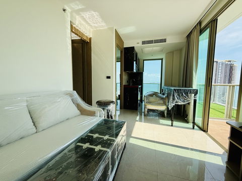 1 Bedroom Condominium @ The Riviera Ocean Drive