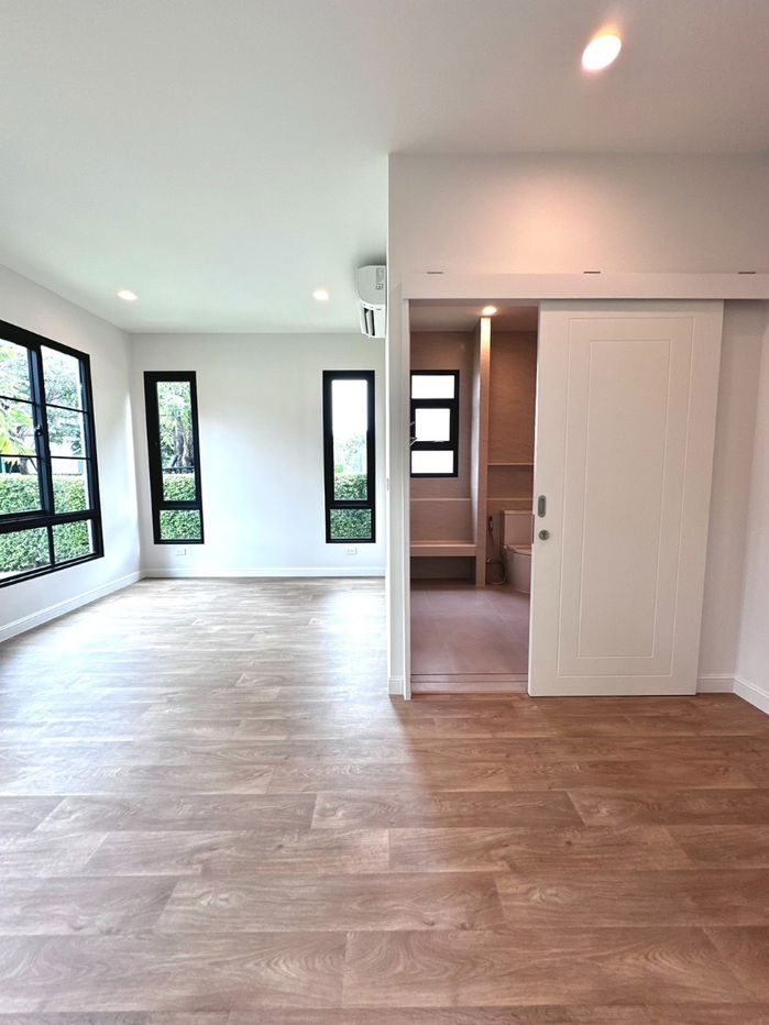 picture 🏡 House for Sale at Narinsiri Krungthep Kreetha Project ✨ Prime Location – The Only One in a Private Alley !! - 8/14