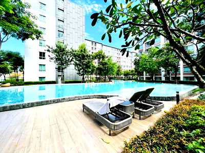 Condos for rent 700 Year Sports Arena Chiang Mai : 🇬🇧 : For Rent – Dcondo Ping Chiang Mai | 2BR | Pool & Garden View | Next to Central Festival – 22,000 THB/month 🏢🌳🏊‍♂️