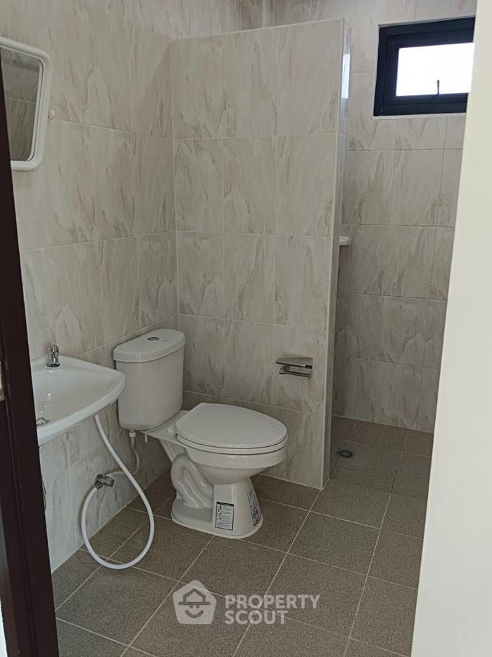 picture 4-BR House in Yang Noeng (ID 1987908) - 9/28