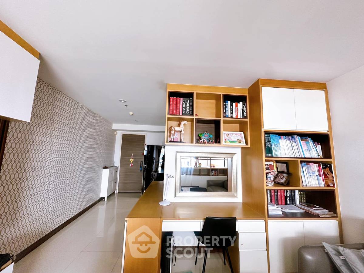 picture Studio Condo at Supalai Prima Riva Rama 3 - Narathiwas in Chong Nonsi (ID 1749293) - 11/17