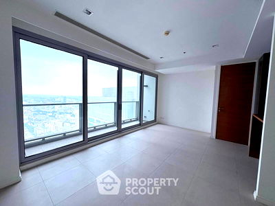 Condos for sale Siam University : 1-BR Condo at The River Condominium near BTS Saphan Taksin (ID 1910239)