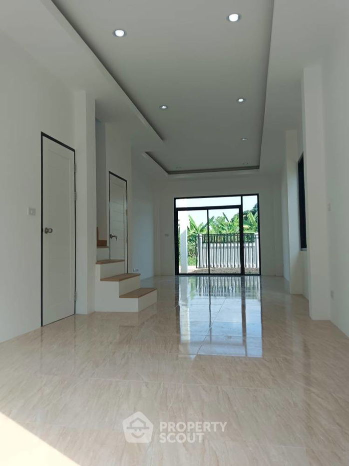 picture 4-BR House in Yang Noeng (ID 1987908) - 17/28