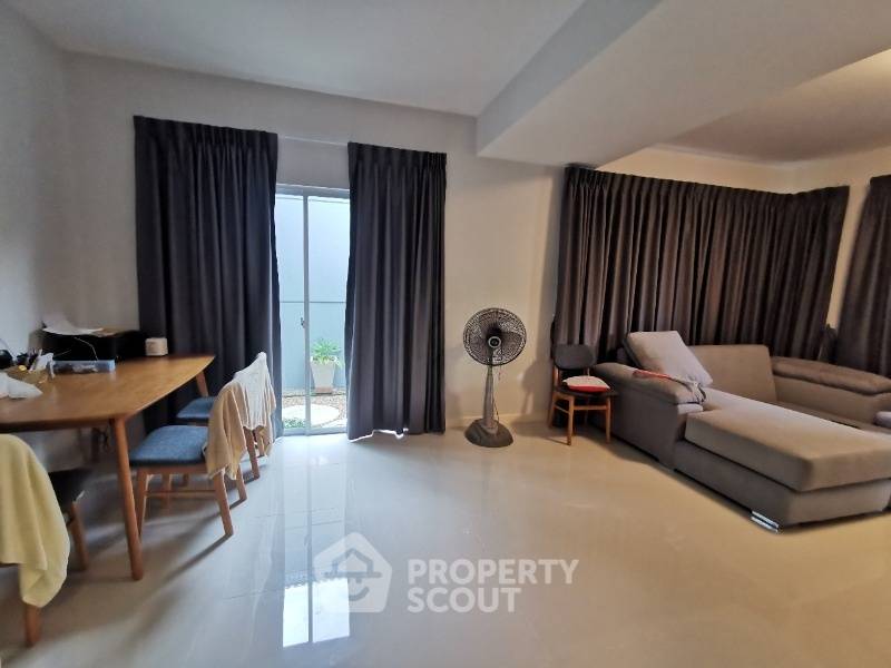 รูป บ้านแฝด 3-ห้องนอน ใน ศาลากลาง (ID 2231042) - รูปที่ 6/13