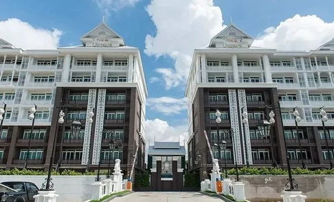  For Rent – The Unique Condo @ Koomueang – 1BR Luxury Unit near Old City & Singapore Int'l School – 20,000 THB/month 🏙️