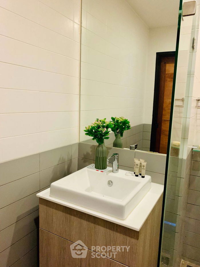 picture 2-BR Condo at Ideo Mobi Rama 9 near MRT Phra Ram 9 (ID 566090) - 13/17