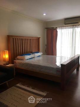 1-BR Condo at Grand Park View Asoke near MRT Sukhumvit (ID 595509)