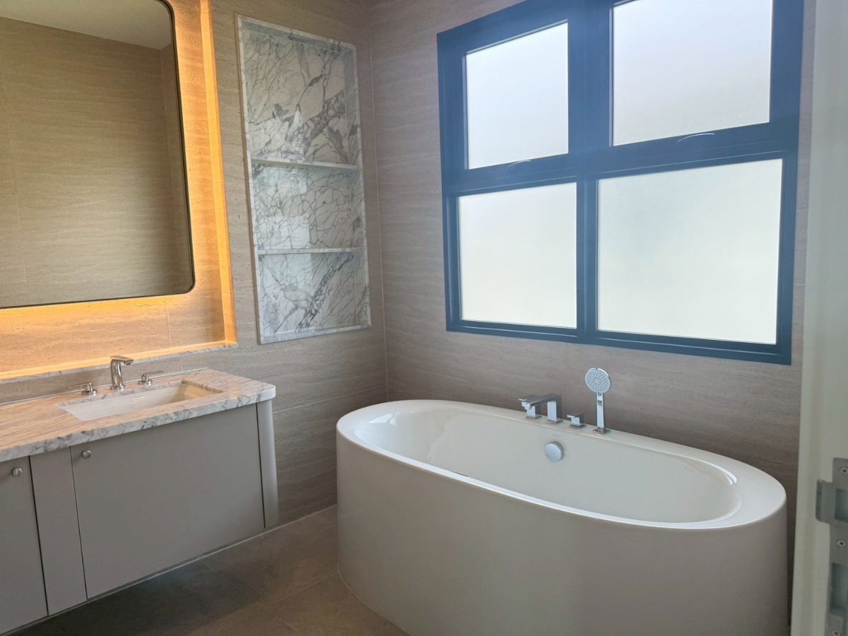 picture 🍃 Prime Location Single House Facing the Central Garden — 330 sq.m. Narinsiri Krungthep Kreetha - 12/18