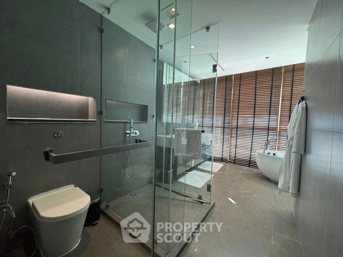 picture 2-BR Condo at The River Condominium near BTS Saphan Taksin (ID 1910234) - 6/12