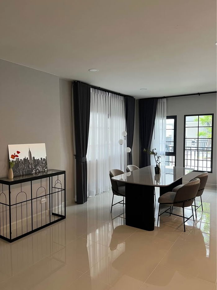 picture Single-family house for rent at Centro Bangna - 5/12