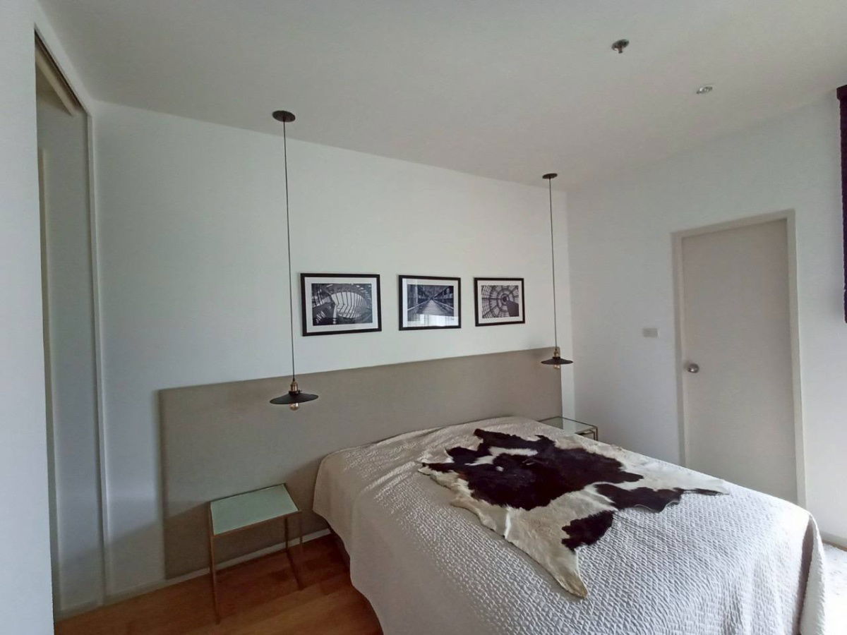picture Villa Rachatewi【𝐑𝐄𝐍𝐓】🔥Less is More: Simple yet functional, the beautiful wooden floor perfectly.🔥  Contact Line ID: @hacondo - 4/10